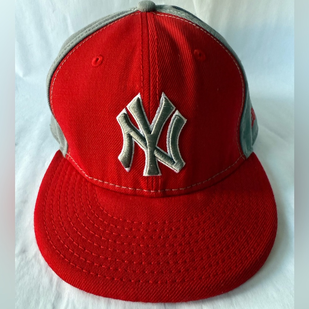 NY Yankees Fitted Baseball Cap. New Era. Genuine Merchandise. 59fifty. 7 1/4"